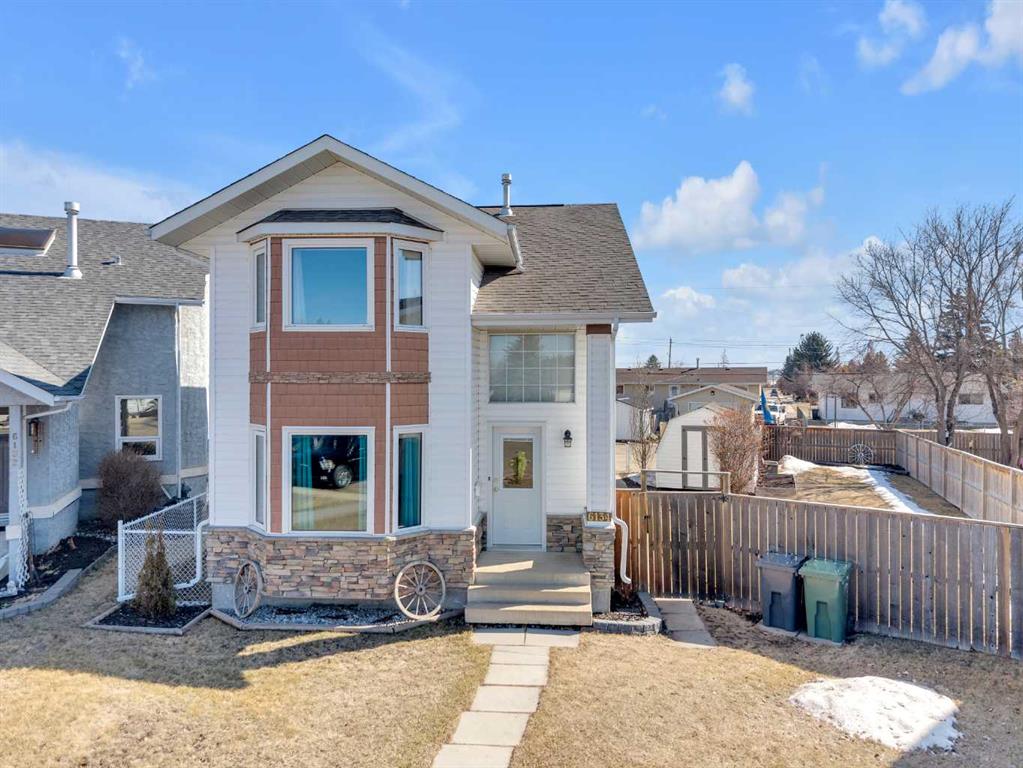 Second View of 6134 52 StreetClose , North End, Ponoka, Alberta, T4J 1E8