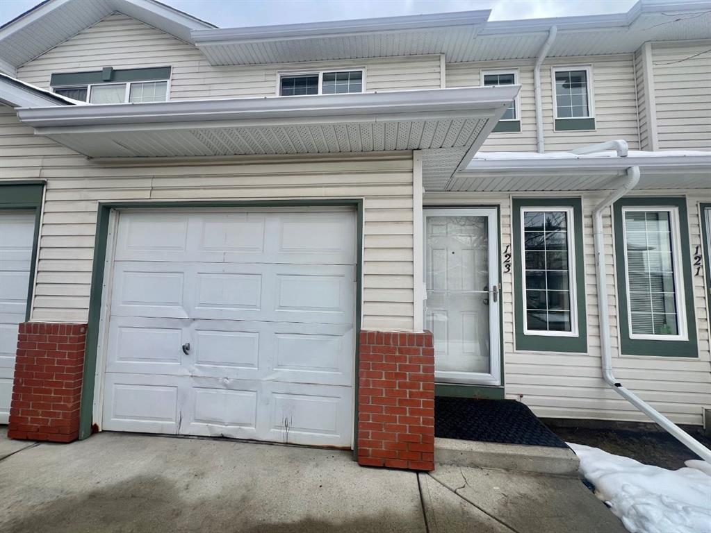 123 Country Hillas Villas NW, A2301176, Alberta,