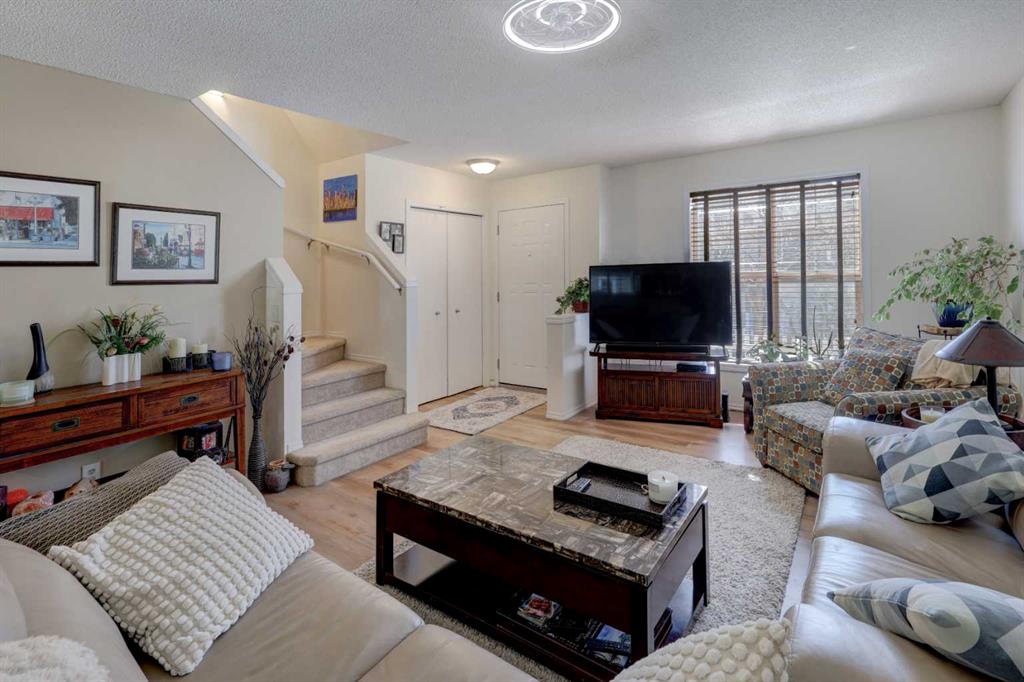 Fifth View of 319 Toscana Gardens NW, Tuscany, Calgary, Alberta, T3L 3C3