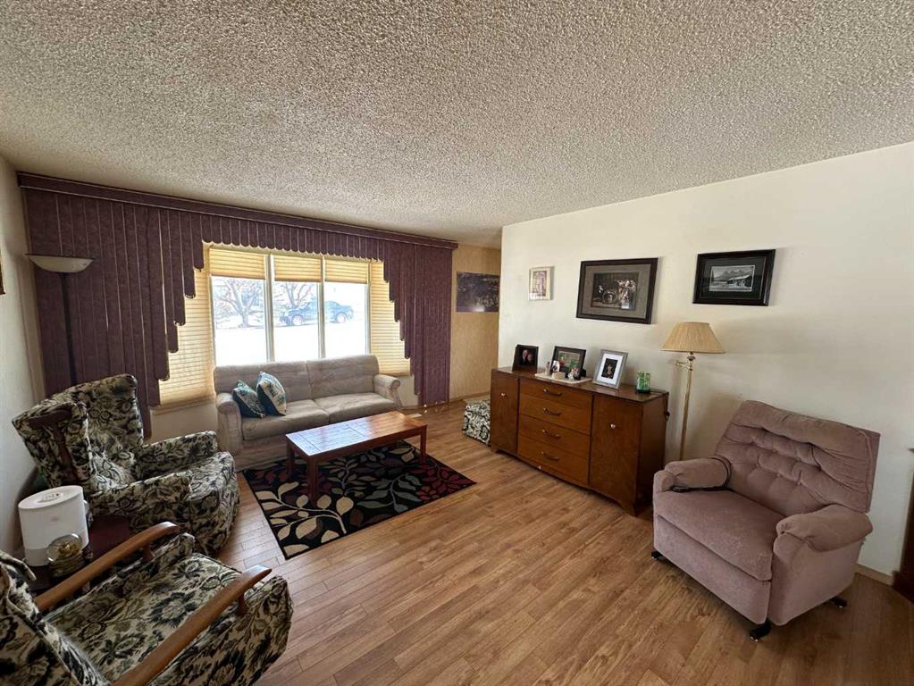 Fourth View of 21 1 Avenue W, Derwent, Derwent, Alberta, T0B 1C0