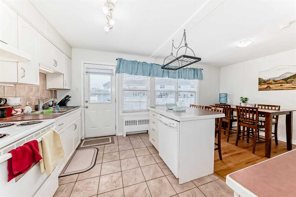 Fifth View of 10 Poplar Crescent , NONE, Springbrook, Alberta, T4S 1V3