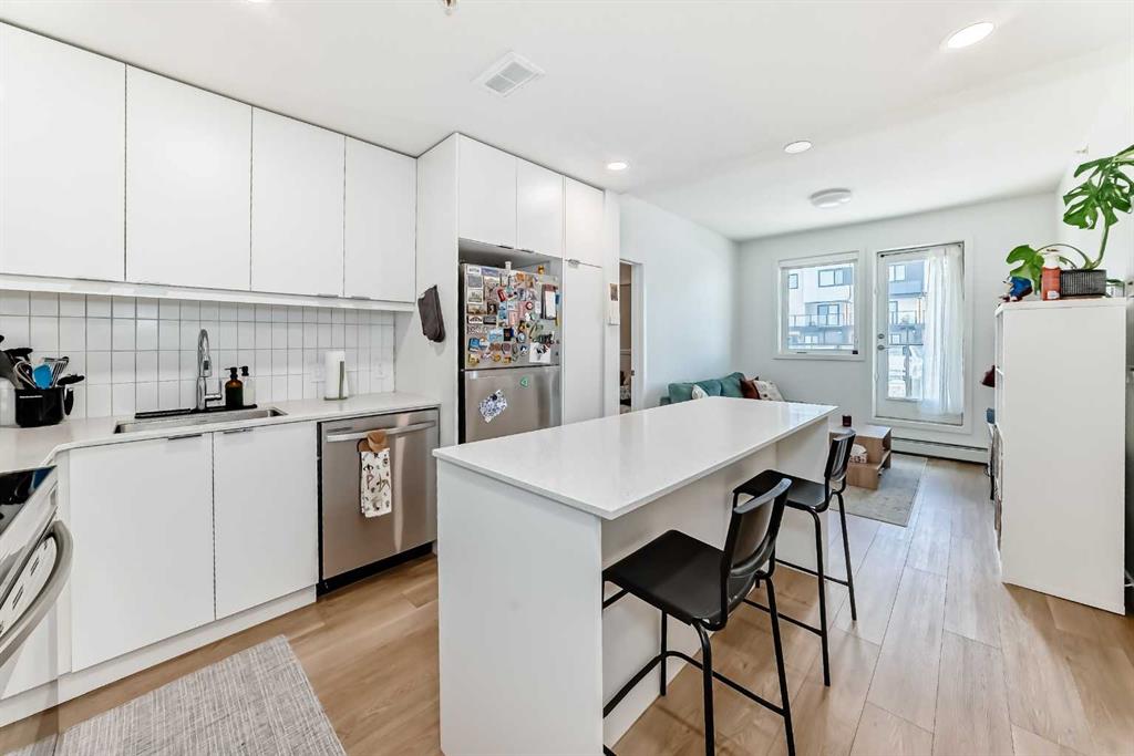 1111, 8500 19 Avenue SE, A2301387, Alberta,