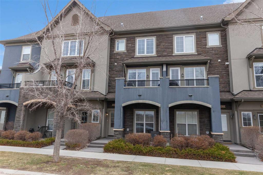 MLS® listing #110070138 for sale located at 424 Quarry Way SE