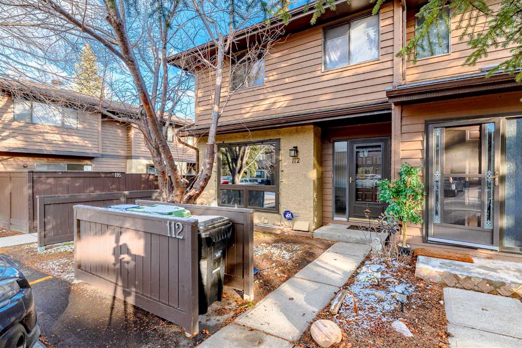 Third View of 112, 2300 Oakmoor Drive SW, Palliser, Calgary, Alberta, T2V 4N7