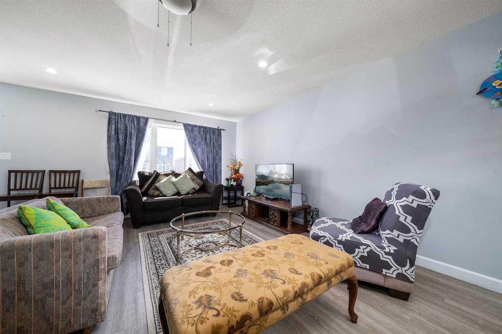 Fifth View of A & B, 17 & 21 Sage Brush Avenue , NONE, Taber, Alberta, T1G 0E8