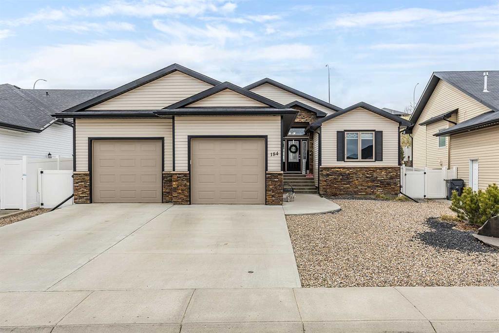 Third View of 184 Ranchman Crescent NE, Ranchland, Medicine Hat, Alberta, T1C 0E4