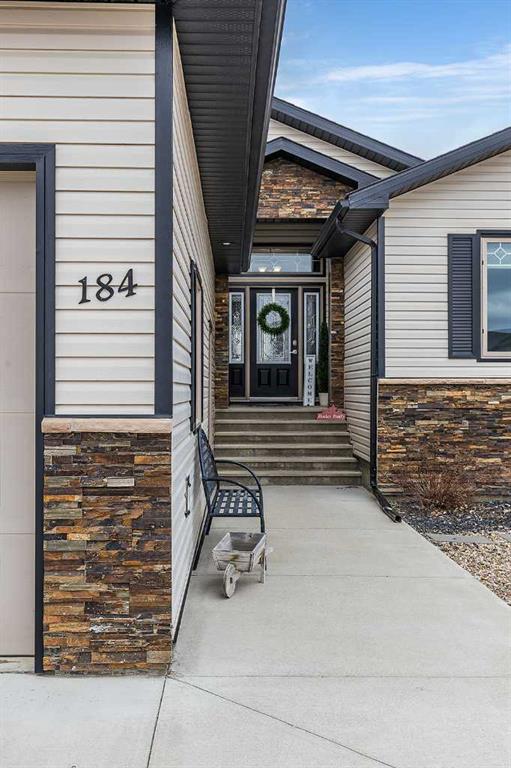 Fourth View of 184 Ranchman Crescent NE, Ranchland, Medicine Hat, Alberta, T1C 0E4