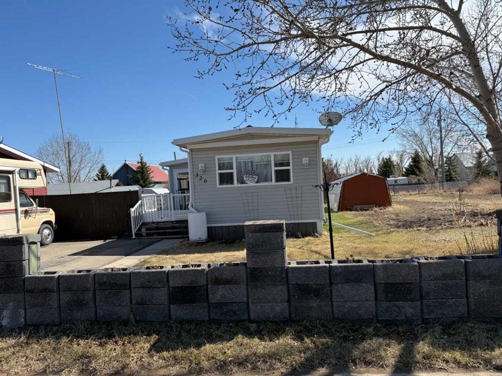 320 2 Avenue N, A2301719, Alberta,