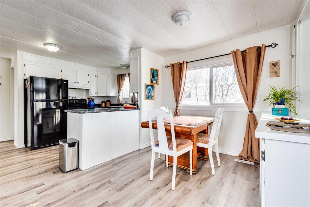 Fifth View of 23, 501 School  , NONE, Trochu, Alberta, T0M2C0