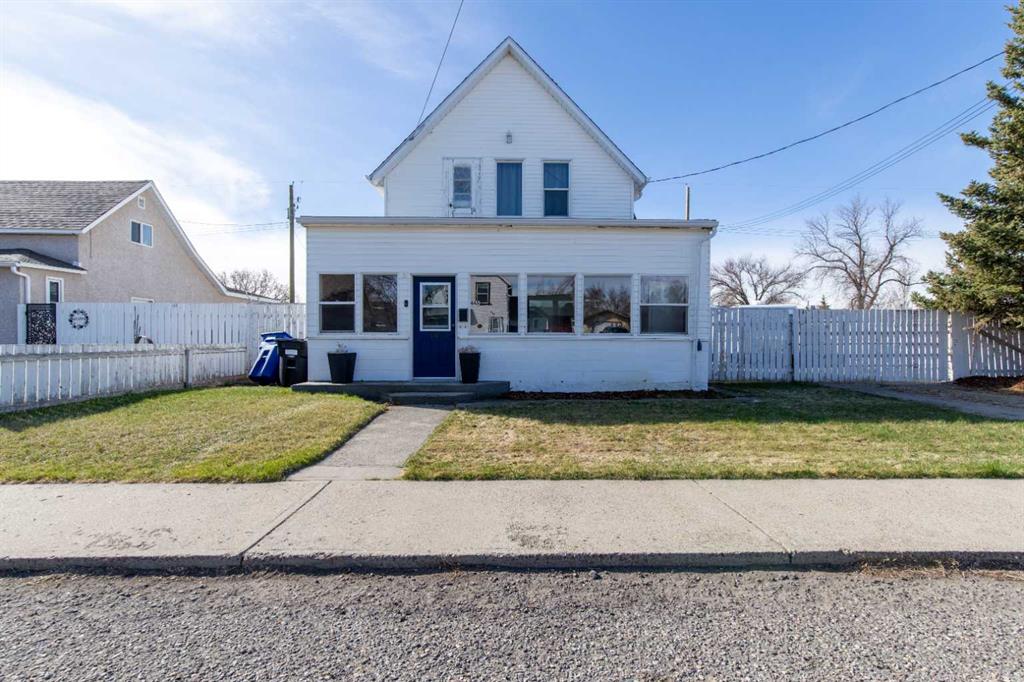 446 21 Street , A2301936, Alberta,