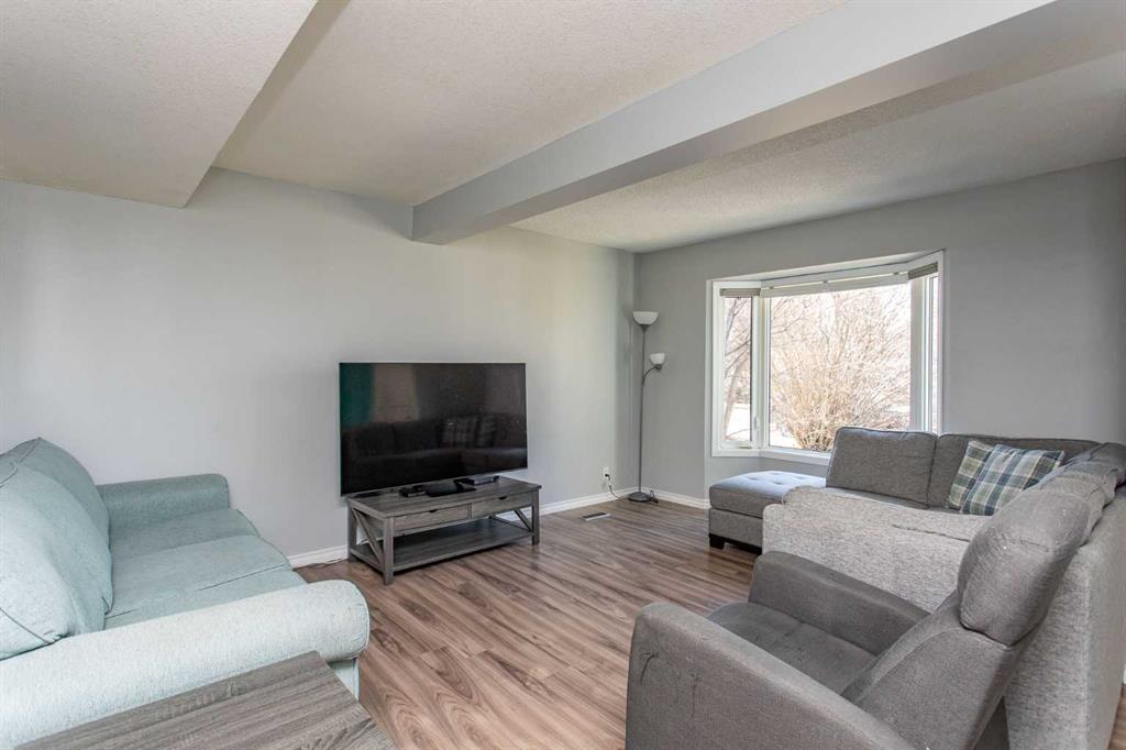 Fifth View of 11 Erickson Drive , Eastview Estates, Red Deer, Alberta, T4R 2A3