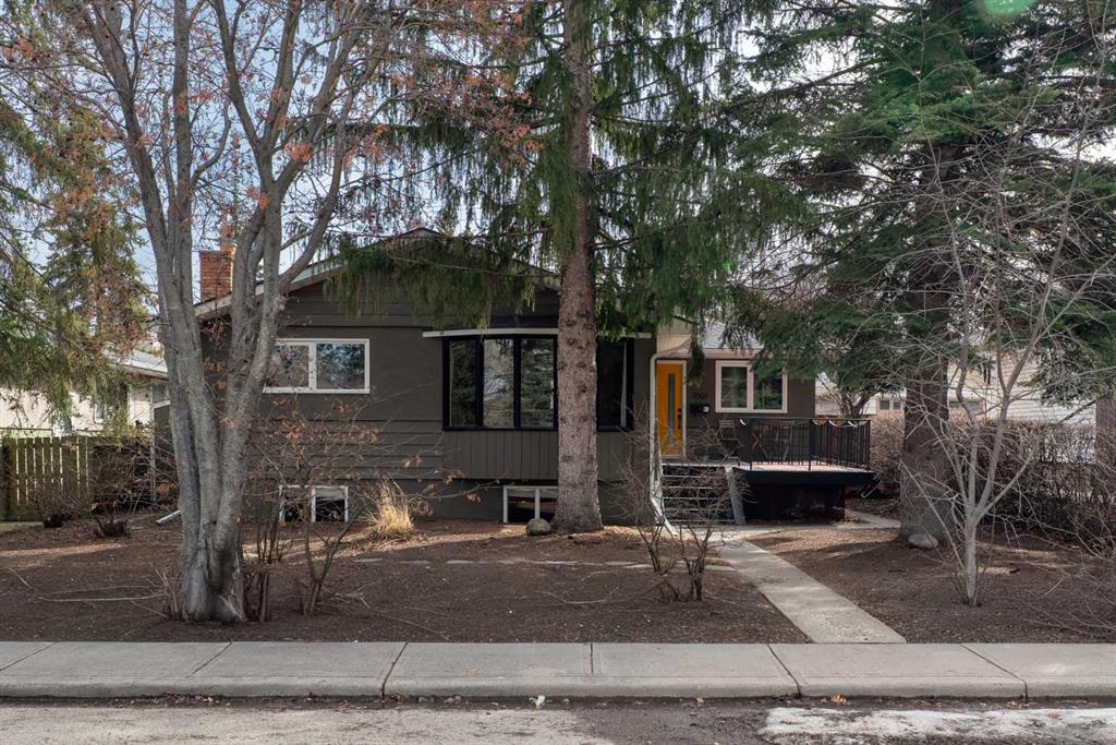 MLS® listing #110115660 for sale located at 2507 Chicoutimi Drive NW