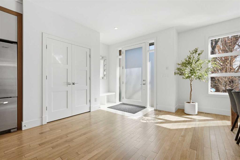 Third View of 2825 26 Street SW, Killarney/Glengarry, Calgary, Alberta, T3E 2B1