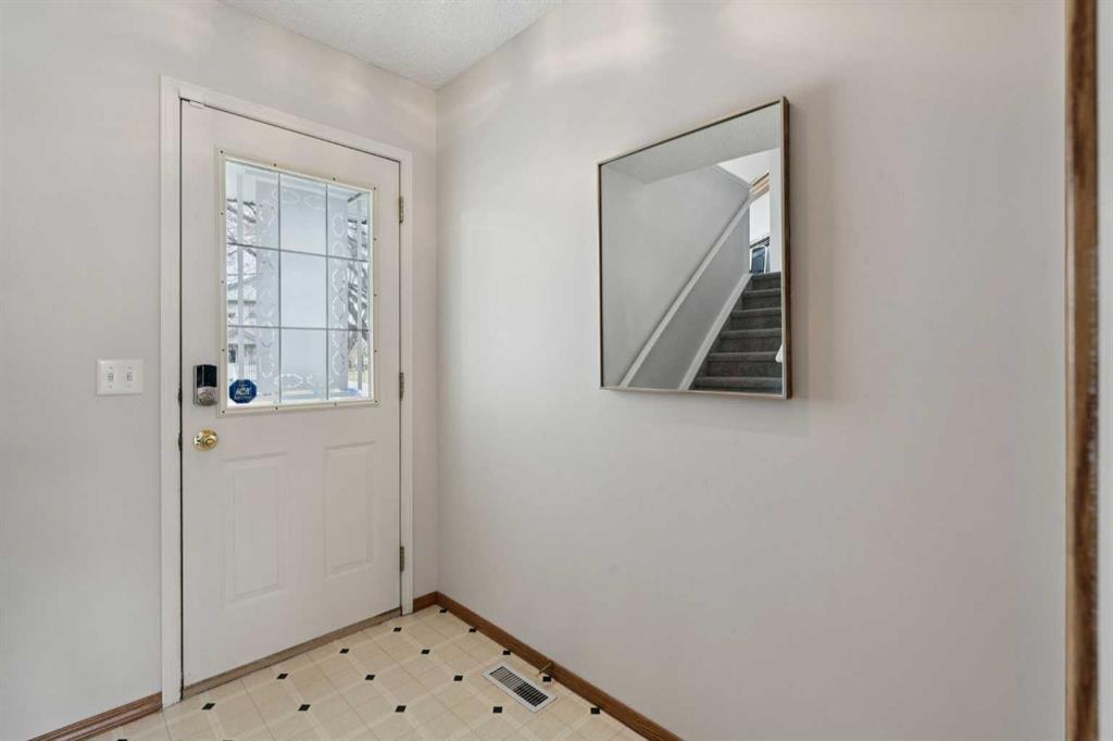 Third View of 72 Mt Apex Green SE, McKenzie Lake, Calgary, Alberta, T2Z 2V4