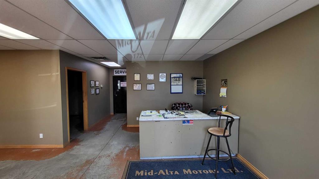 Third View of 102, 172 Clearview Drive Drive , Clearview Indust. Park, Rural Red Deer County, Alberta, T4E 0A1