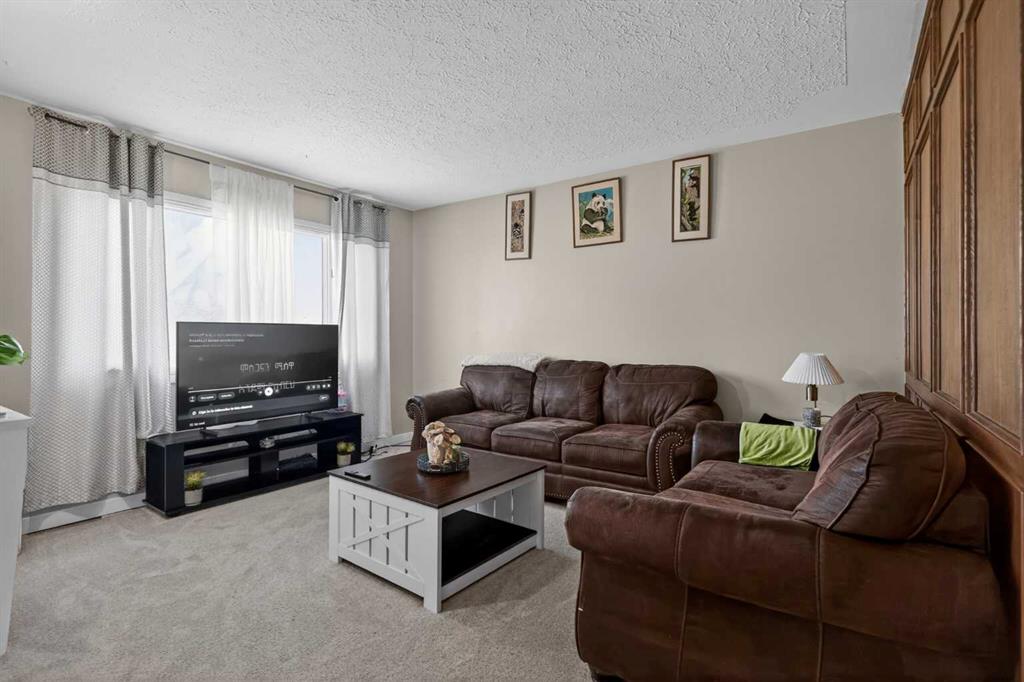 Fifth View of 1823 38 Street SE, Forest Lawn, Calgary, Alberta, T2B 0Z4