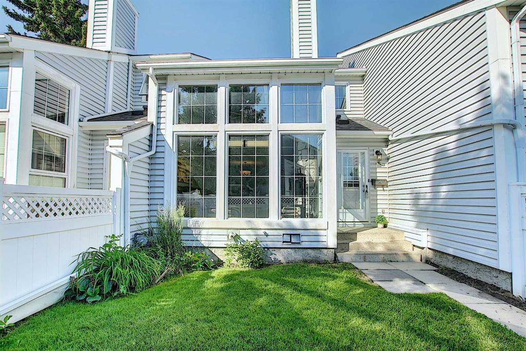 Third View of 26, 28 Berwick Crescent NW, Beddington Heights, Calgary, Alberta, T3K1Y7