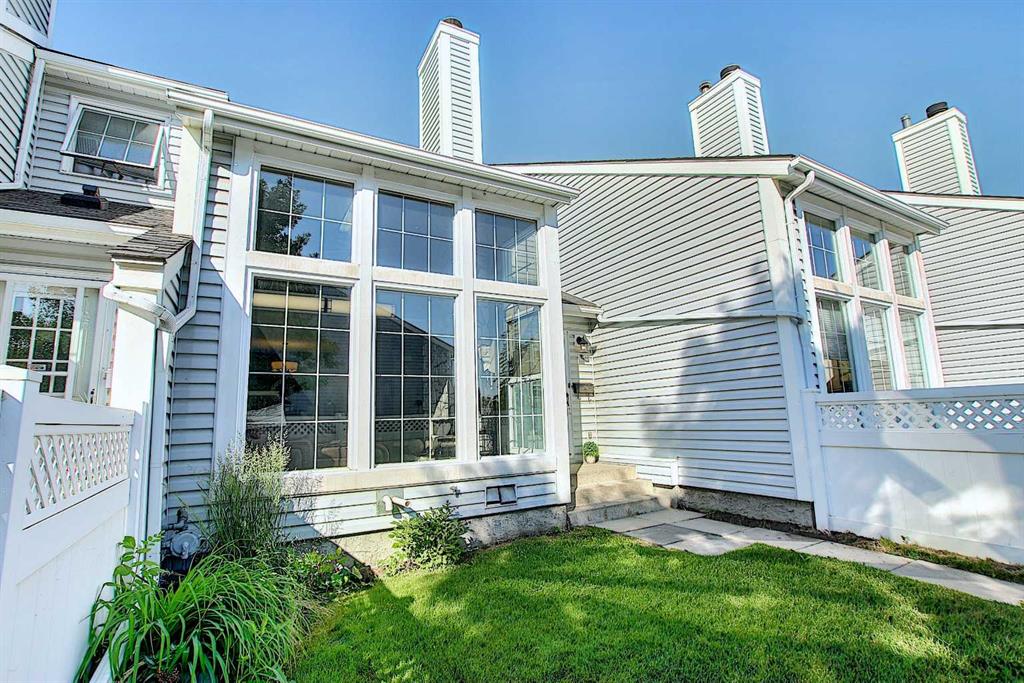 Fifth View of 26, 28 Berwick Crescent NW, Beddington Heights, Calgary, Alberta, T3K1Y7