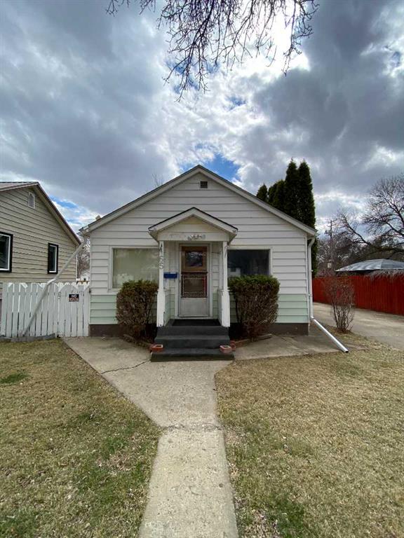 Main View of 65 3 Street NW, Riverside, Medicine Hat, Alberta, T1A6K4