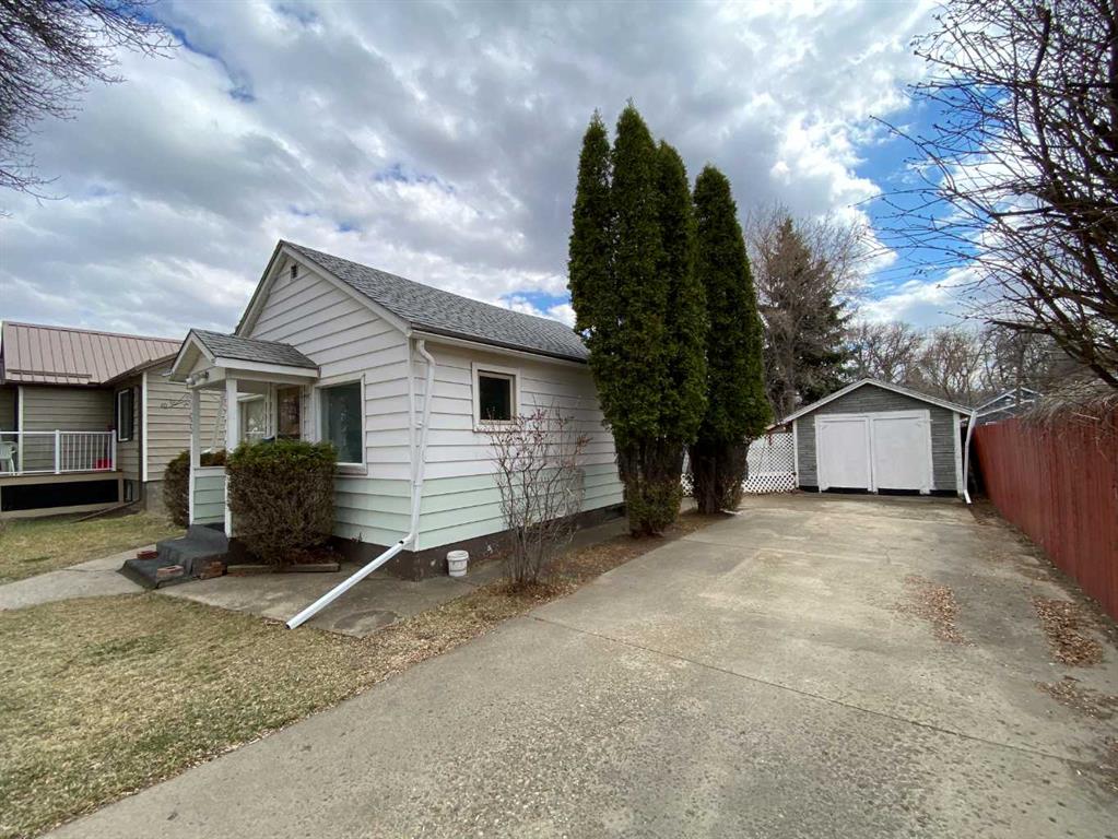 Third View of 65 3 Street NW, Riverside, Medicine Hat, Alberta, T1A6K4