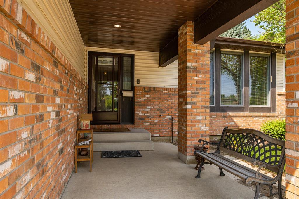 Fourth View of 14 Rossmere Crescent , Ross Glen, Medicine Hat, Alberta, T1B 2H4