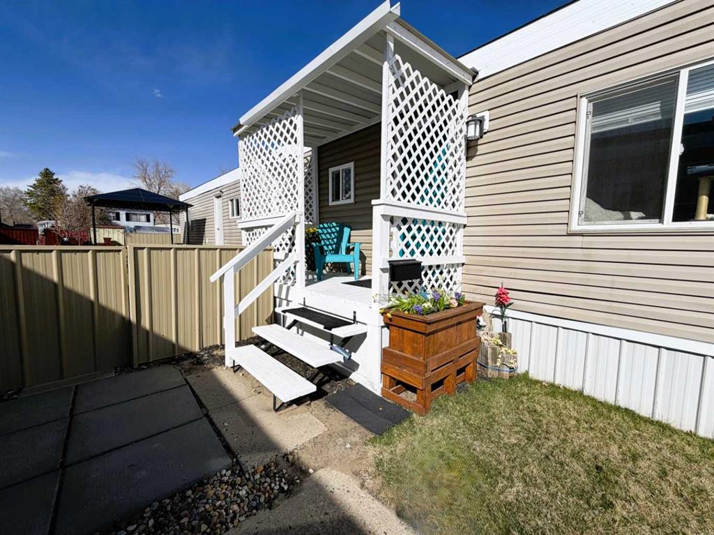 Fifth View of 133, 4000 13 Avenue SE, SE Southridge, Medicine Hat, Alberta, T1B 1J3