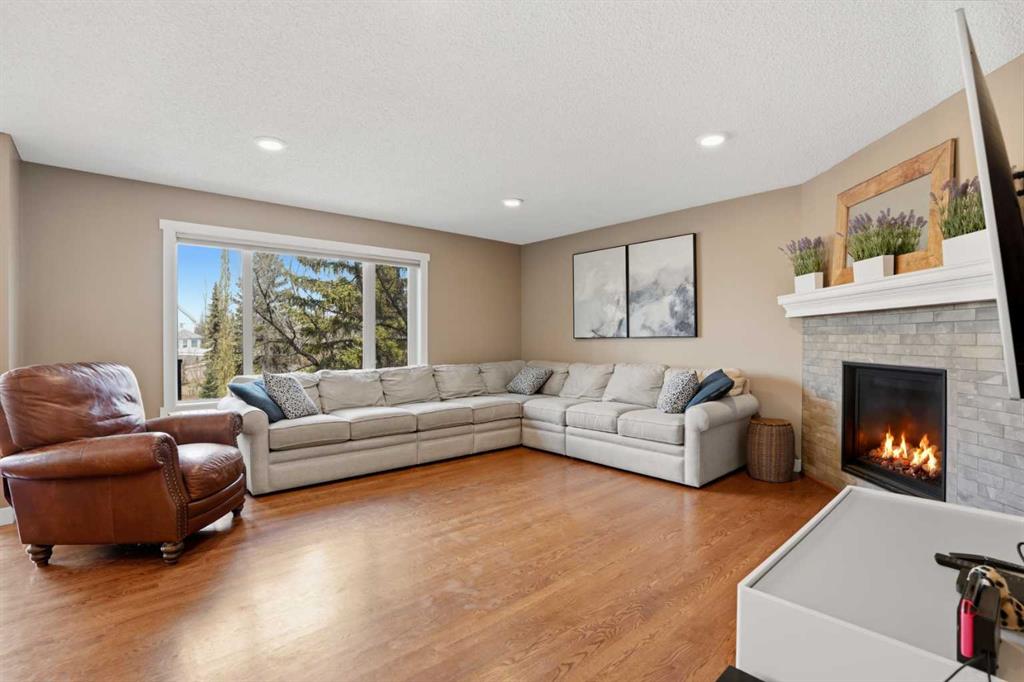 Fourth View of 444 Douglas Glen Close SE, Douglasdale/Glen, Calgary, Alberta, T2Z 3A4