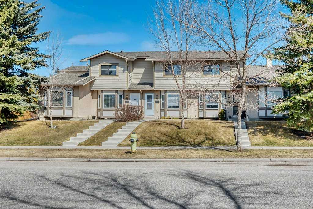 MLS® listing #110137370 for sale located at 75 Deerfield Drive SE