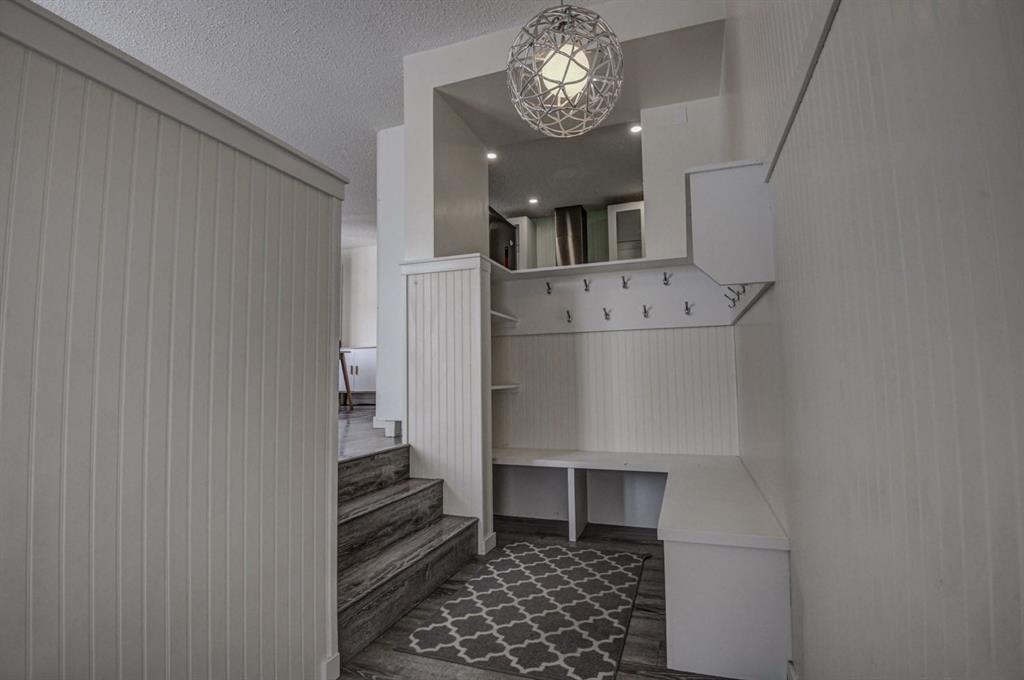 Third View of 8408 Berkley Road NW, Beddington Heights, Calgary, Alberta, T3K 1B4