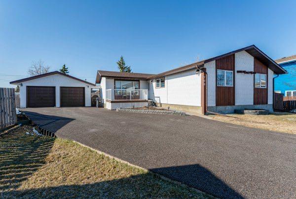 708 Bankview Close , A2302355, Alberta,