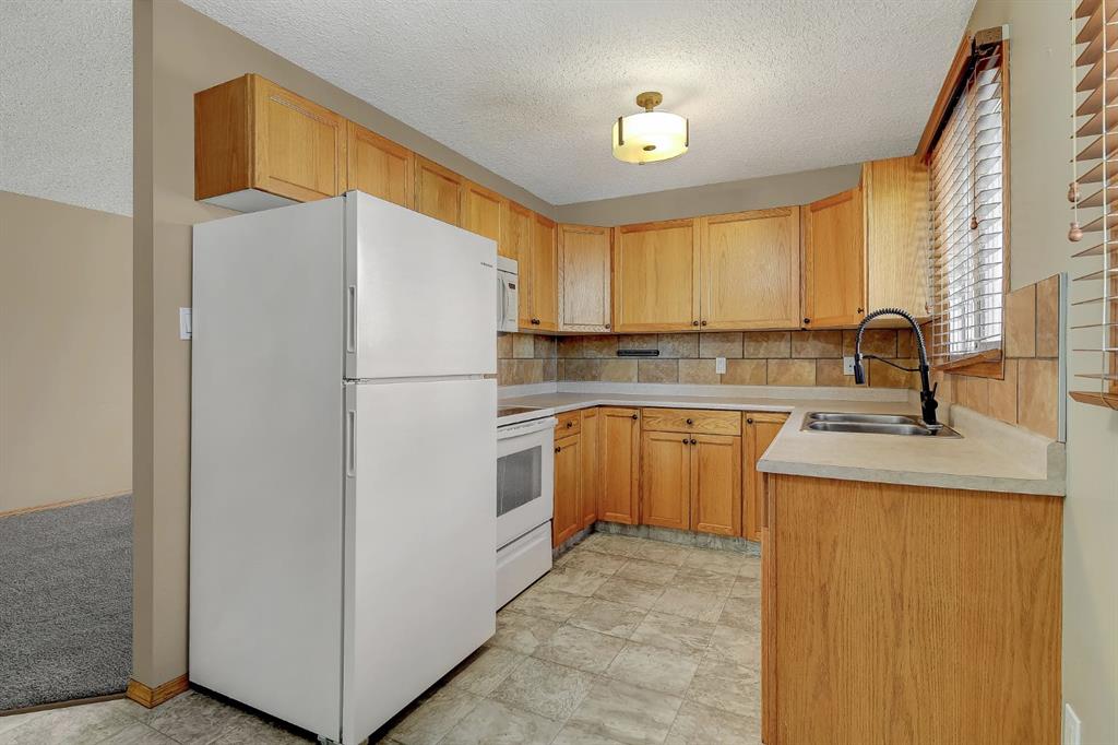 Fifth View of 9514 76 Avenue , South Patterson Place, Grande Prairie, Alberta, T8V 4T6