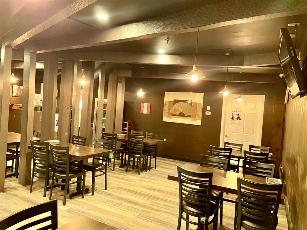 Second View of 9 West End Avenue SW, Downtown West End, Calgary, Alberta, T2P 1A5