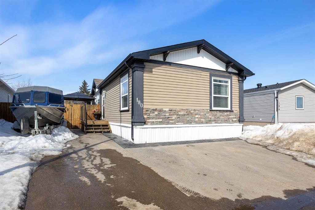 180 Grenfell Crescent , A2302468, Alberta,
