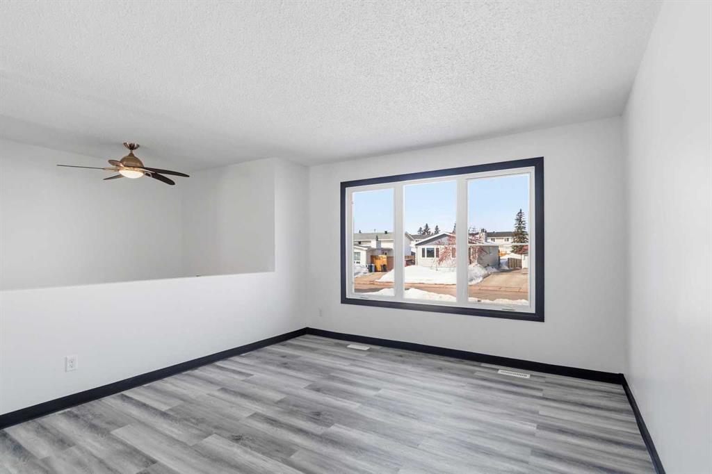 Fifth View of 162 Elmore Drive , Thickwood, Fort McMurray, Alberta, T9H 4N3