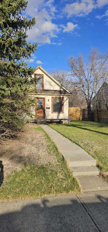 Second View of 419 12 Street N, Senator Buchanan, Lethbridge, Alberta, T1H 2G6