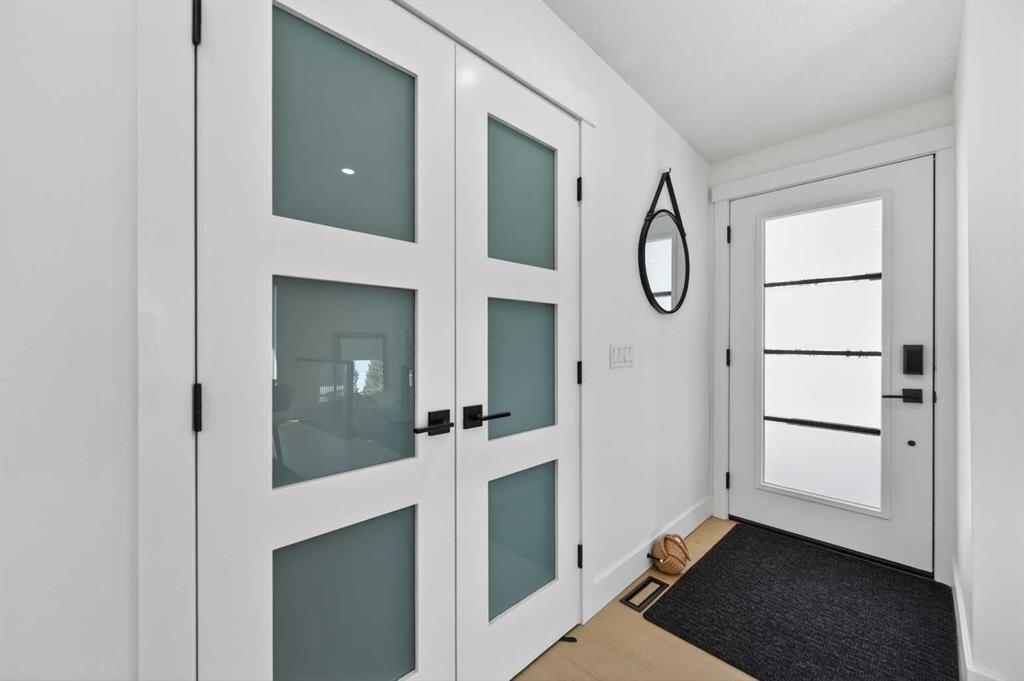 Fourth View of 268 Silver Brook Way NW, Silver Springs, Calgary, Alberta, T3B 3G8