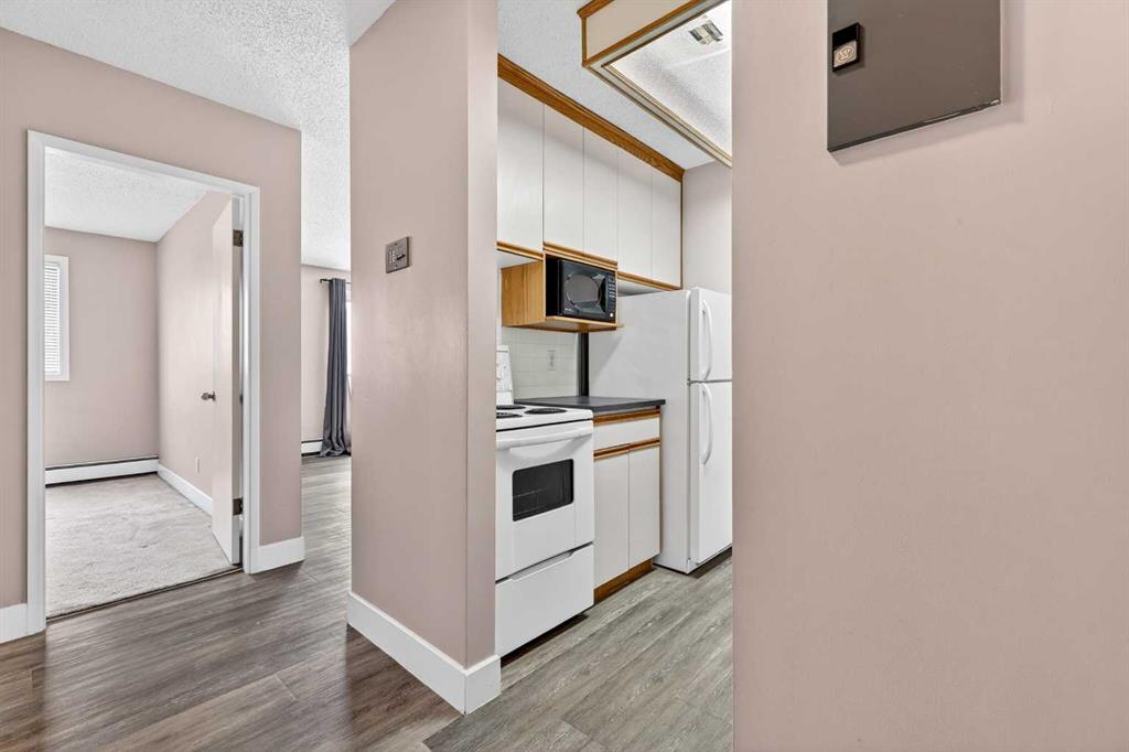 Fourth View of 402, 635 56 Avenue SW, Windsor Park, Calgary, Alberta, T2V 0G9