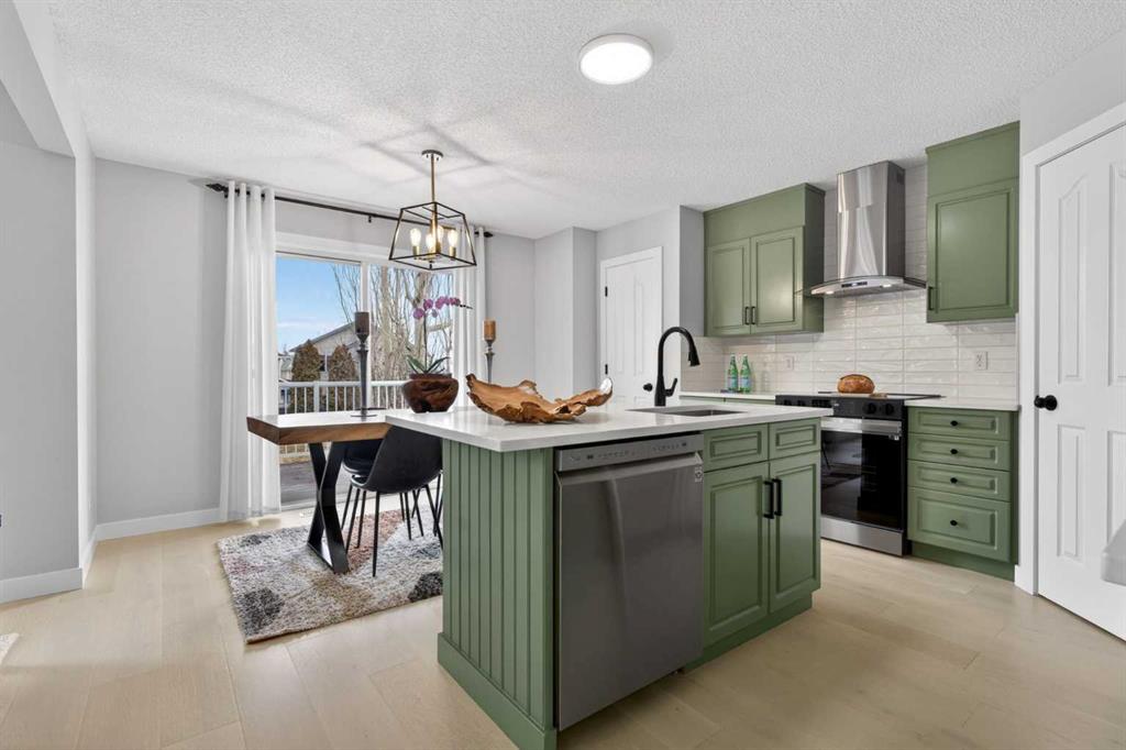 10 Somerglen Crescent SW, A2302628, Alberta,