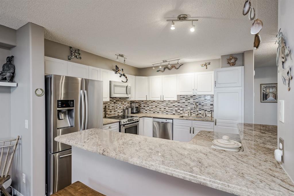 Third View of 25, 200 Sandstone Drive NW, Sandstone Valley, Calgary, Alberta, T3K4N7