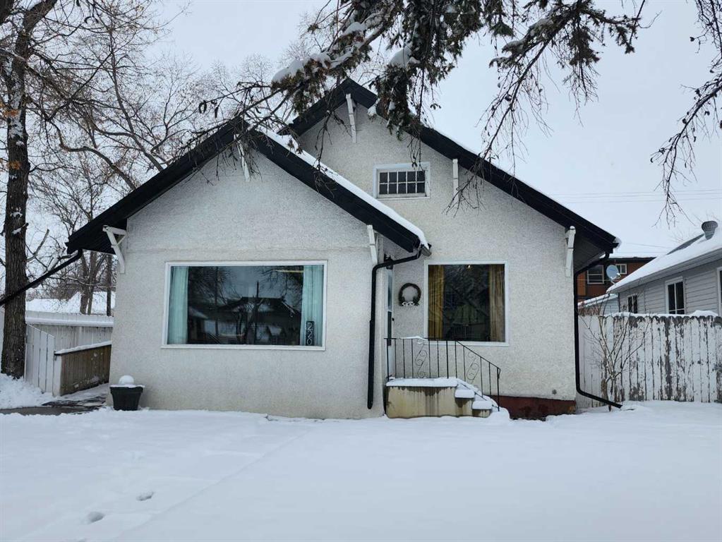 220 3 Avenue E, A2302668, Alberta,