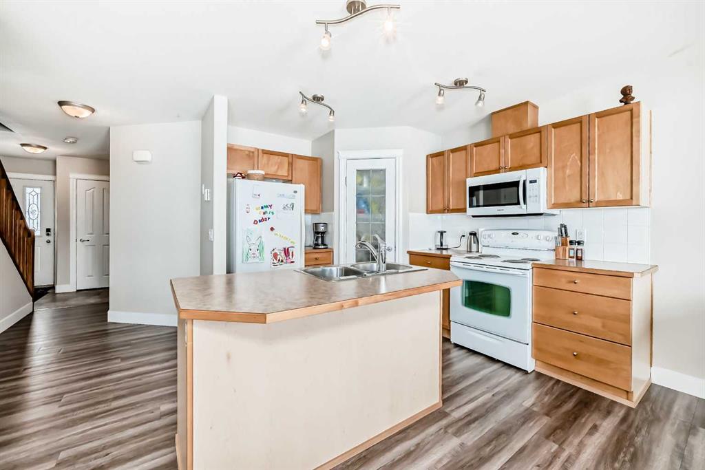 Fifth View of 11, 2002 22 Avenue , NONE, Bowden, Alberta, T0M0K0