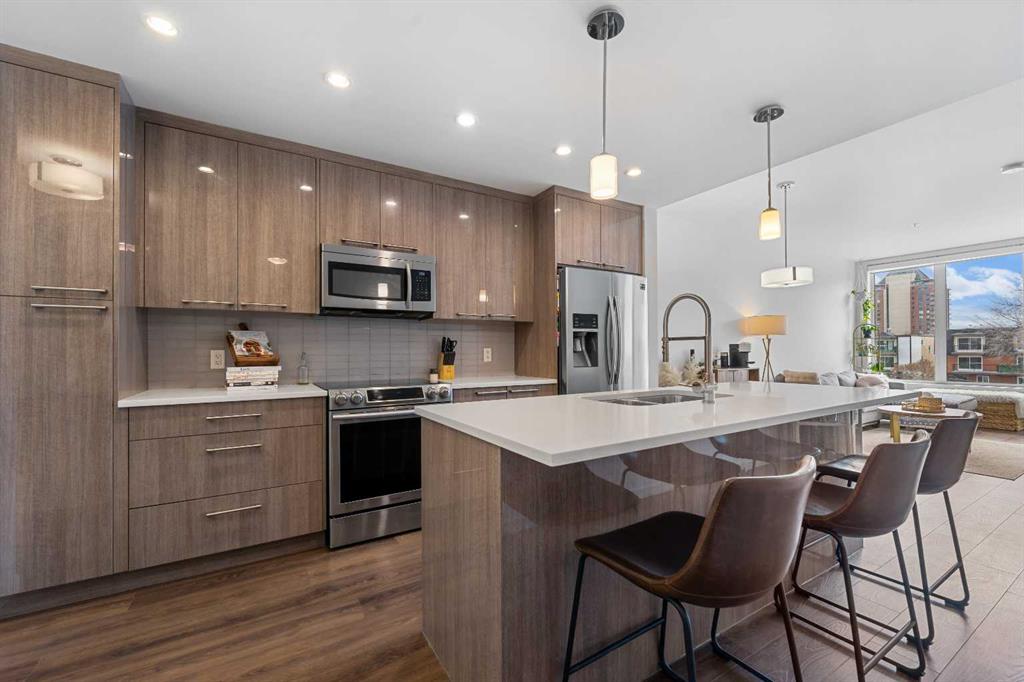 Fourth View of 307, 317 22 Avenue SW, Mission, Calgary, Alberta, T2S 3H6