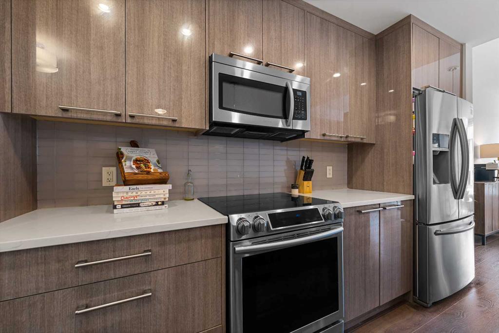 Fifth View of 307, 317 22 Avenue SW, Mission, Calgary, Alberta, T2S 3H6