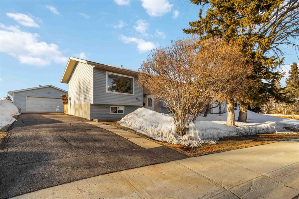 104 Siesta Garden , A2302722, Alberta,