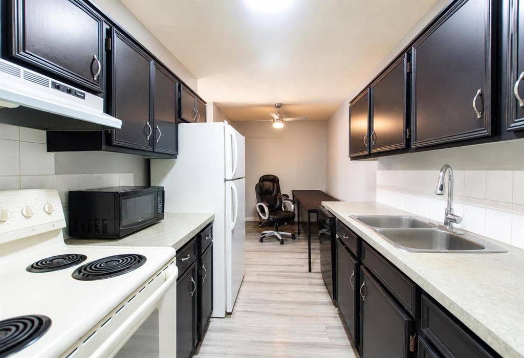 Third View of 303, 5812 61 Street , Riverside Meadows, Red Deer, Alberta, T4N 6H4