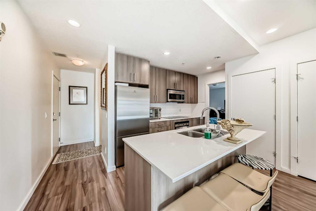 Fourth View of 202, 1629 38 Street SW, Rosscarrock, Calgary, Alberta, T3C 1T8