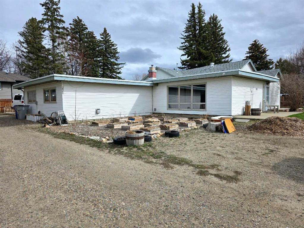 221 Heritage Road , A2302776, Alberta,