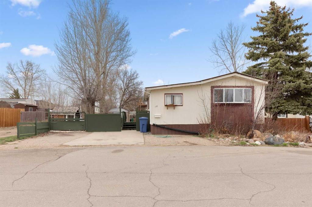 109, 4000 13 Avenue SE, A2302938, Alberta,