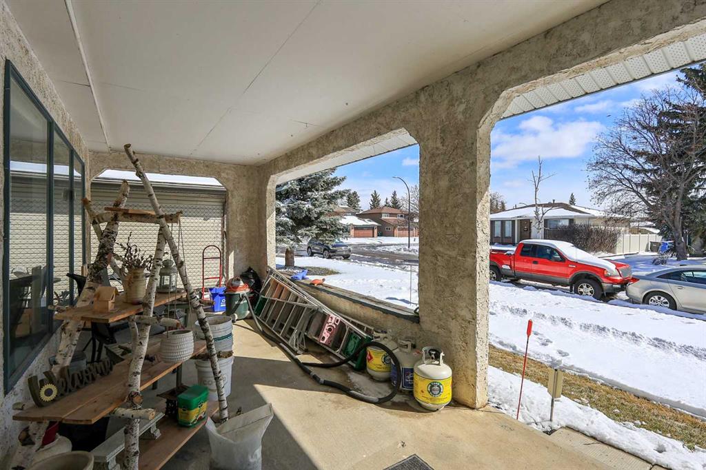 Fourth View of 98 Welton Crescent , West Park, Red Deer, Alberta, T4N 6B3