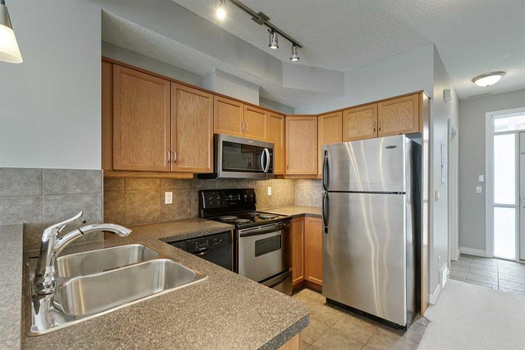 Fifth View of 14, 133 Rockyledge View NW, Rocky Ridge, Calgary, Alberta, T3G 5X2